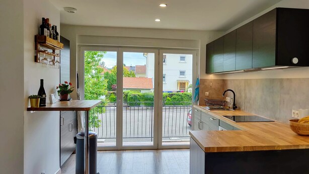 Coffee/tea maker, fridge, oven, dishwasher