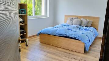 3 bedrooms, iron/ironing board, free WiFi, bed sheets