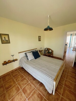 2 bedrooms, travel crib, free WiFi, bed sheets