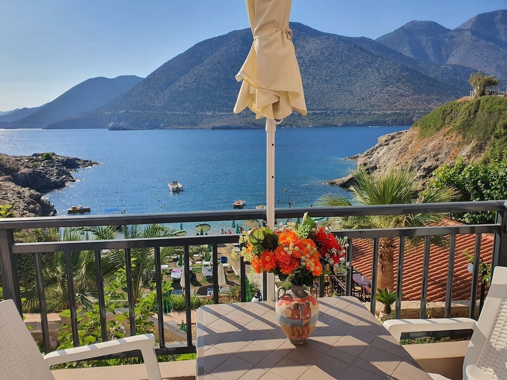 Evita Beach image