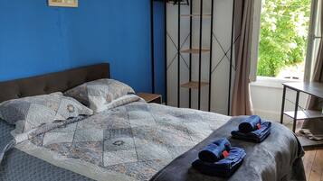 2 bedrooms, WiFi, bed sheets