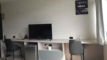 Business Suite, 2 Bedrooms | Free WiFi