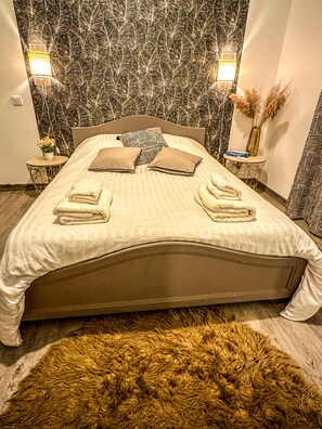 3 chambres, fer et planche à repasser, Wi-Fi, draps fournis