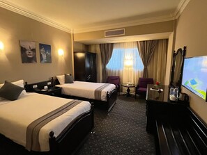 4 bedrooms, minibar, free cribs/infant beds, rollaway beds