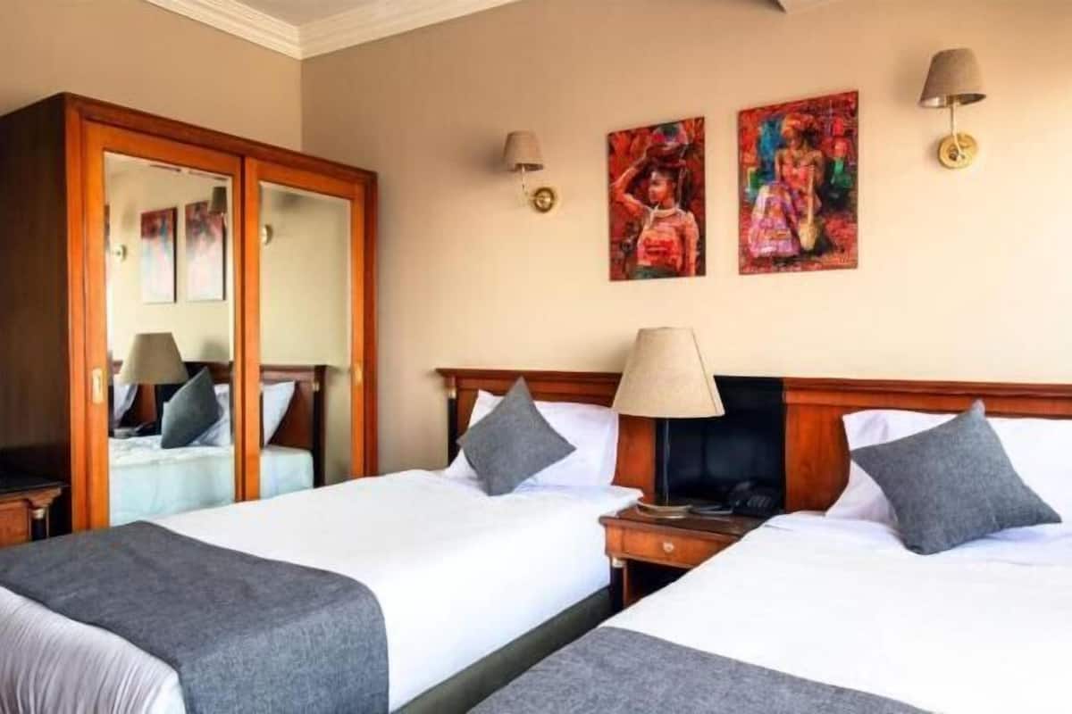 4 chambres, minibar, lits bébé (gratuits), lits pliants/supplémentaires