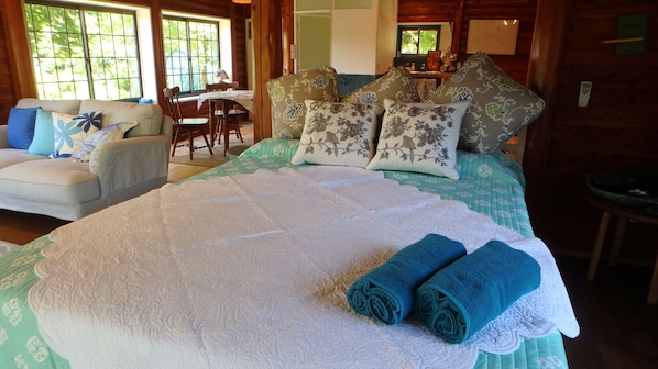 1 chambre, fer et planche Ă repasser, Wi-Fi gratuit, draps fournis