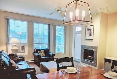 King bed / Patio / Golf / Ski resort nearby