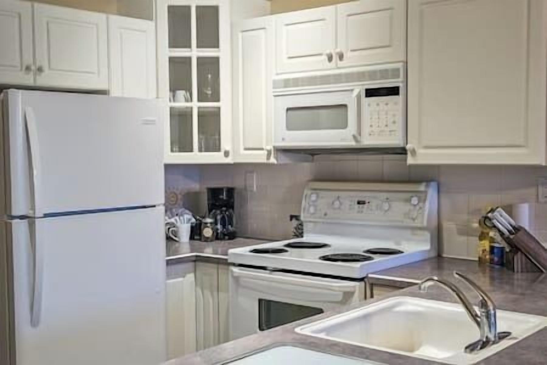 冰箱、微波炉、烤箱、炉灶