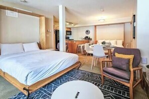 1 Schlafzimmer, Bügeleisen/Bügelbrett, kostenloses WLAN, Bettwäsche