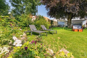 Property grounds - The "Berthas gröön Stuuv" vacation apartment in Garding for up to 2 people (Garding)