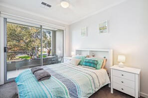 3 soverom, strykejern/-brett og sengetøy