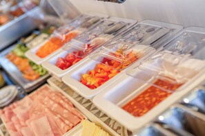 Breakfast buffet - JL Hotel (St. Julian's)