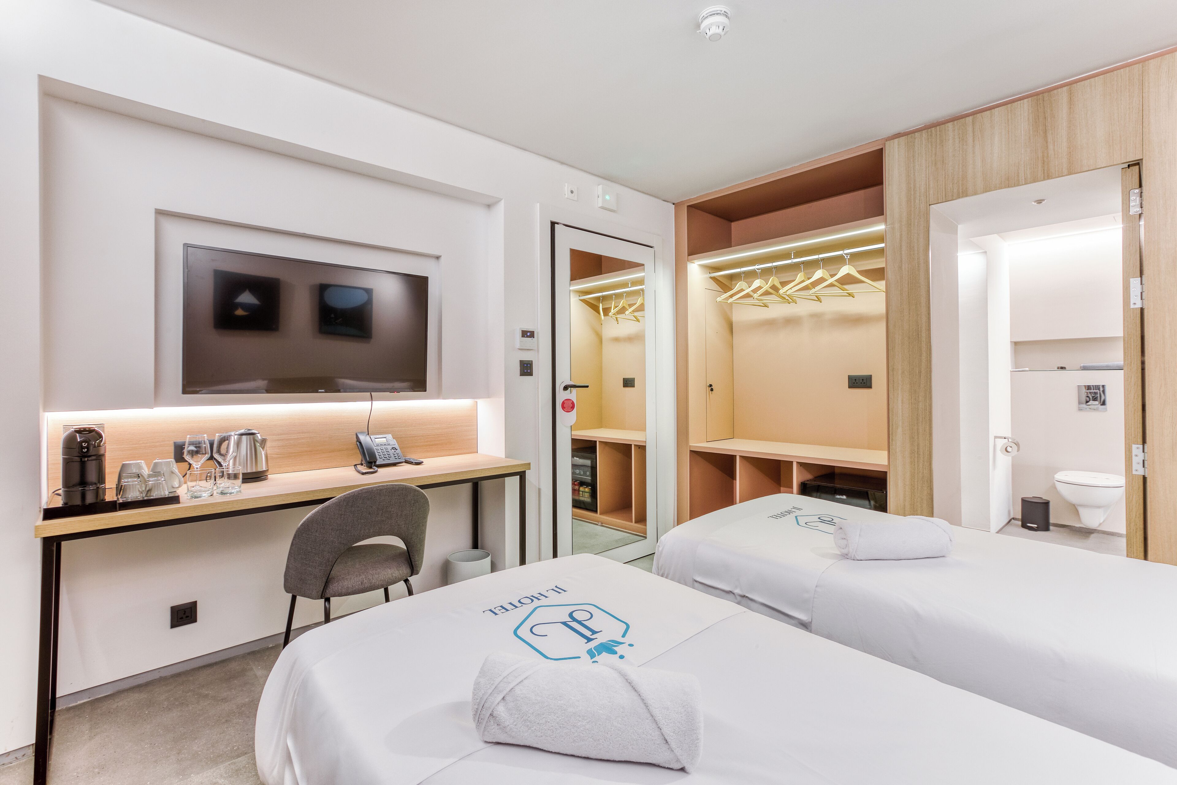 In-room safe, desk, laptop workspace, blackout drapes