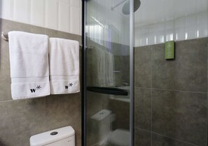 Shower, towels - w* | Elegant 1BR w/AC in San Isidro (San Isidro)