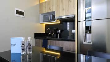 雪櫃、微波爐、爐具、咖啡機/沖茶器