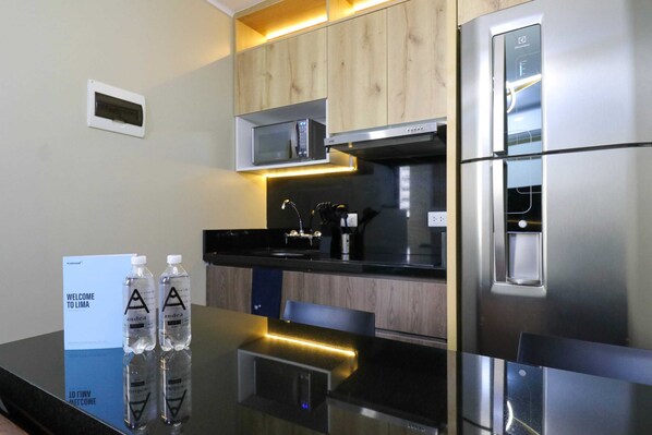 雪櫃、微波爐、爐具、咖啡機/沖茶器