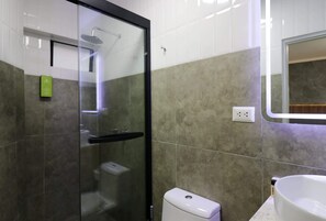 Shower, towels