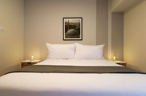 2 bedrooms, desk, iron/ironing board, WiFi - w* | Majestic 2BR w/ Balcony in Miraflores (Miraflores)