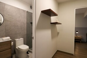 Bruser, hårtørrer, håndklæder