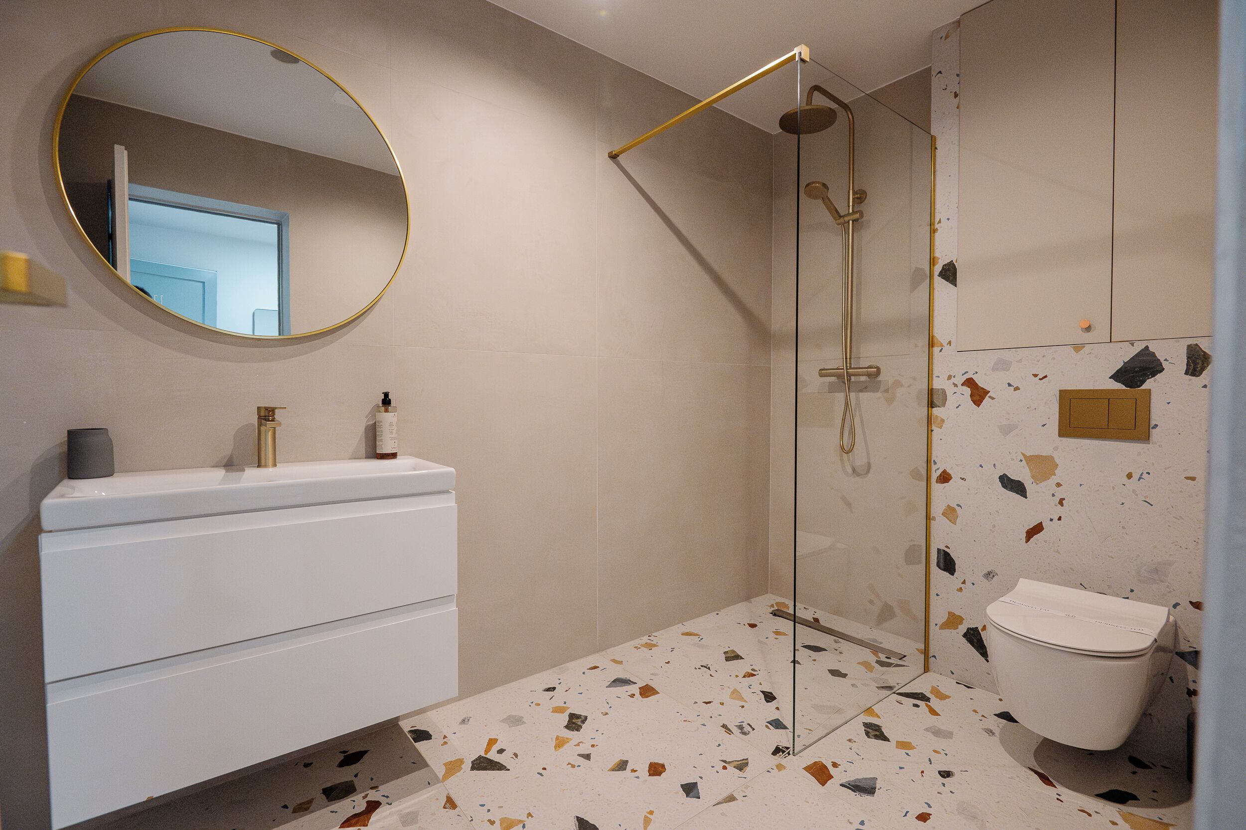 Premium Apartment, City View | Bathroom