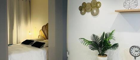 2 chambres, fer et planche à repasser, lit parapluie, Wi-Fi gratuit