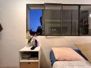 2 Schlafzimmer, Schreibtisch, Bügeleisen/Bügelbrett, WLAN