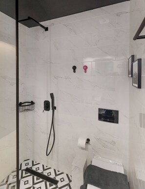 Hårtørrer, håndklæder, Sæbe, Shampoo