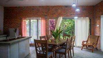 Villa Deluxe, 2 habitaciones | Wifi gratis y ropa de cama