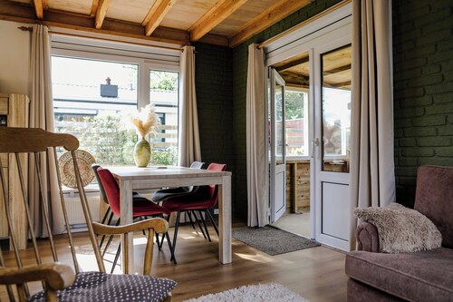 Sfeervolle Bungalow op Vakantiepark Baarland