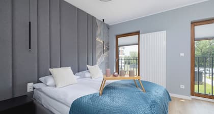 Bright Apartment With Parking by Renters