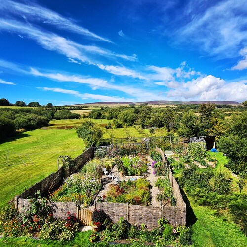 Luxury Glamping Dome and Lodge on the IOM TT course, Hillberry Grandstand.