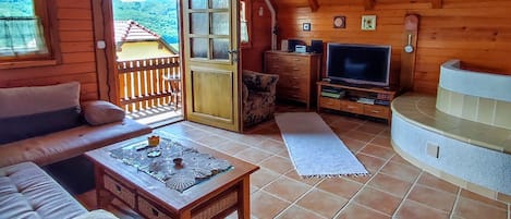 House, Hill View | Living area