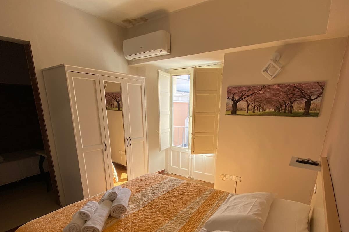 Basic Room, Balcony, Courtyard View | Desk, laptop workspace, iron/ironing board, free WiFi