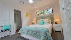 5 bedrooms, desk, iron/ironing board, WiFi