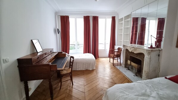 2 bedrooms, iron/ironing board, WiFi, bed sheets - Charming apartment (Paris)