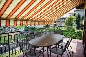 Apartment | Terrace/patio - Casa Alex by Wonderful Italy (Gera Lario)