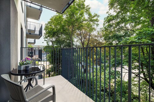 Wodna Apartment Łodź by Renters