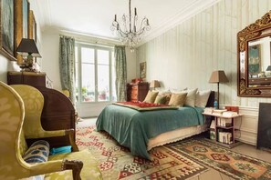 3 Schlafzimmer, Schreibtisch, Bügeleisen/Bügelbrett, WLAN