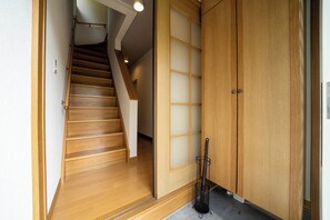 Front of property - Private Lodging HAN (Toyako)