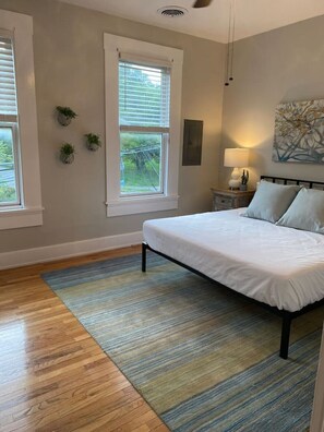 2 bedrooms, desk, iron/ironing board, free WiFi