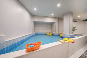 Indoor pool - Browndot Samcheonpo (Sacheon)