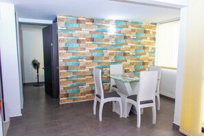 Dining - Cozy City Apartment in Cartago (Cartago)