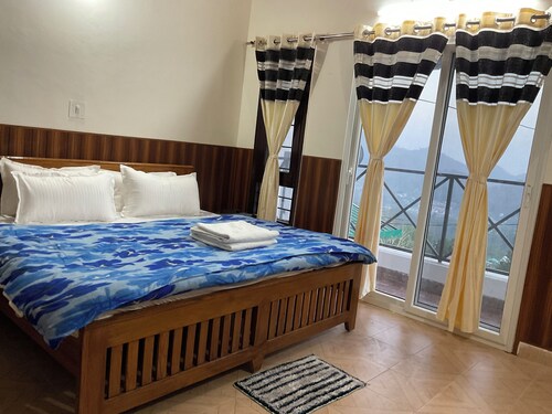 3BHK Villa near Bhimtal with Sukha valley View and parking space! 
