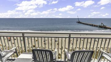 Departamento Prestigio, 2 habitaciones, balcón, vista al océano | Vista del balcón