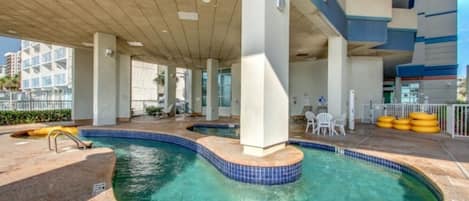 2 Innenpools, 2 Außenpools