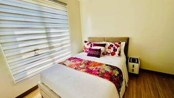 2 bedrooms, premium bedding, down duvets, memory-foam beds