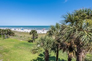 Beach nearby - Newly Remodeled-Direct Oceanfront-Caravelle-Pools! (Myrtle Beach)