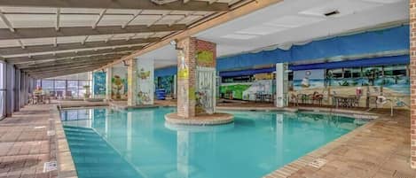 屋内プール、温水プール