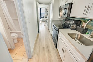 Fridge, microwave, oven, stovetop - 1BR,Direct Oceanfront, Pools Newly Remodeled Nice! (Myrtle Beach)