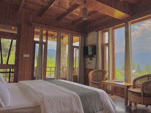 4 bedrooms, WiFi, bed sheets